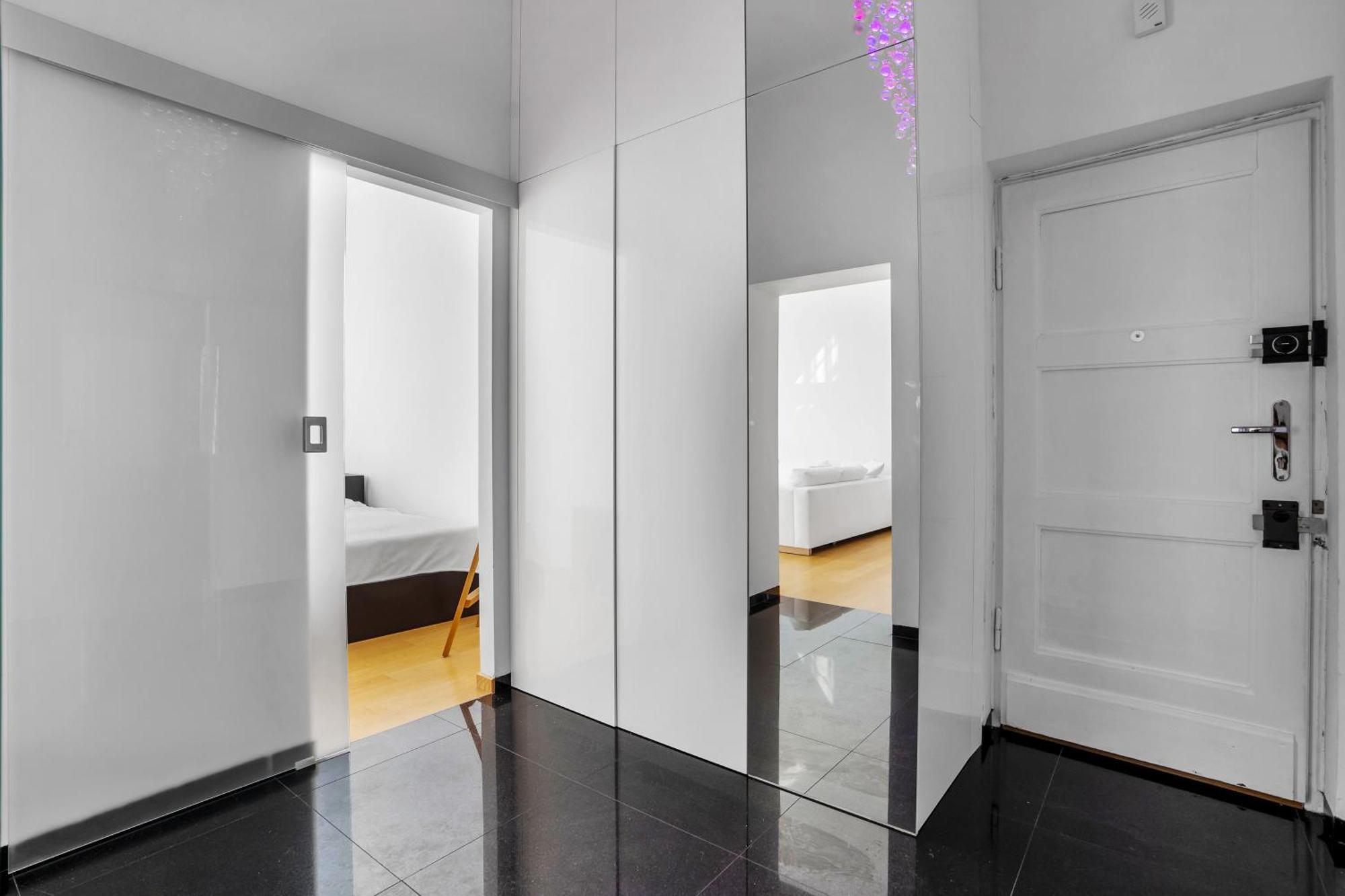 Warsaw Castle Apartments - Prime Location, Historic City Center, Castle View, Fast Internet - By Rentujemy Varsóvia Exterior foto