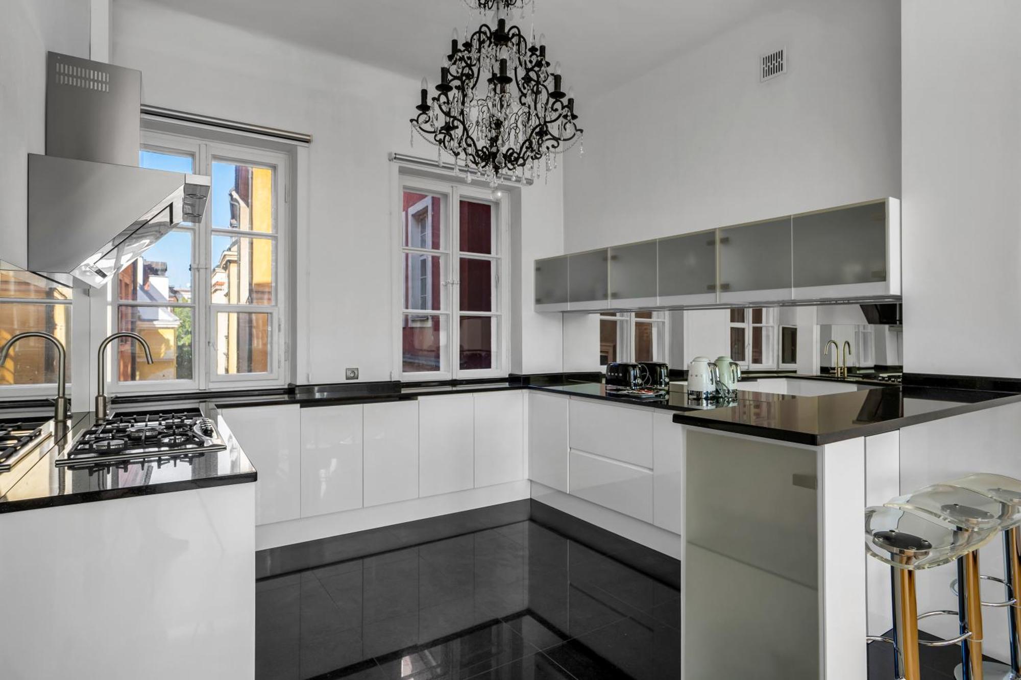 Warsaw Castle Apartments - Prime Location, Historic City Center, Castle View, Fast Internet - By Rentujemy Varsóvia Exterior foto