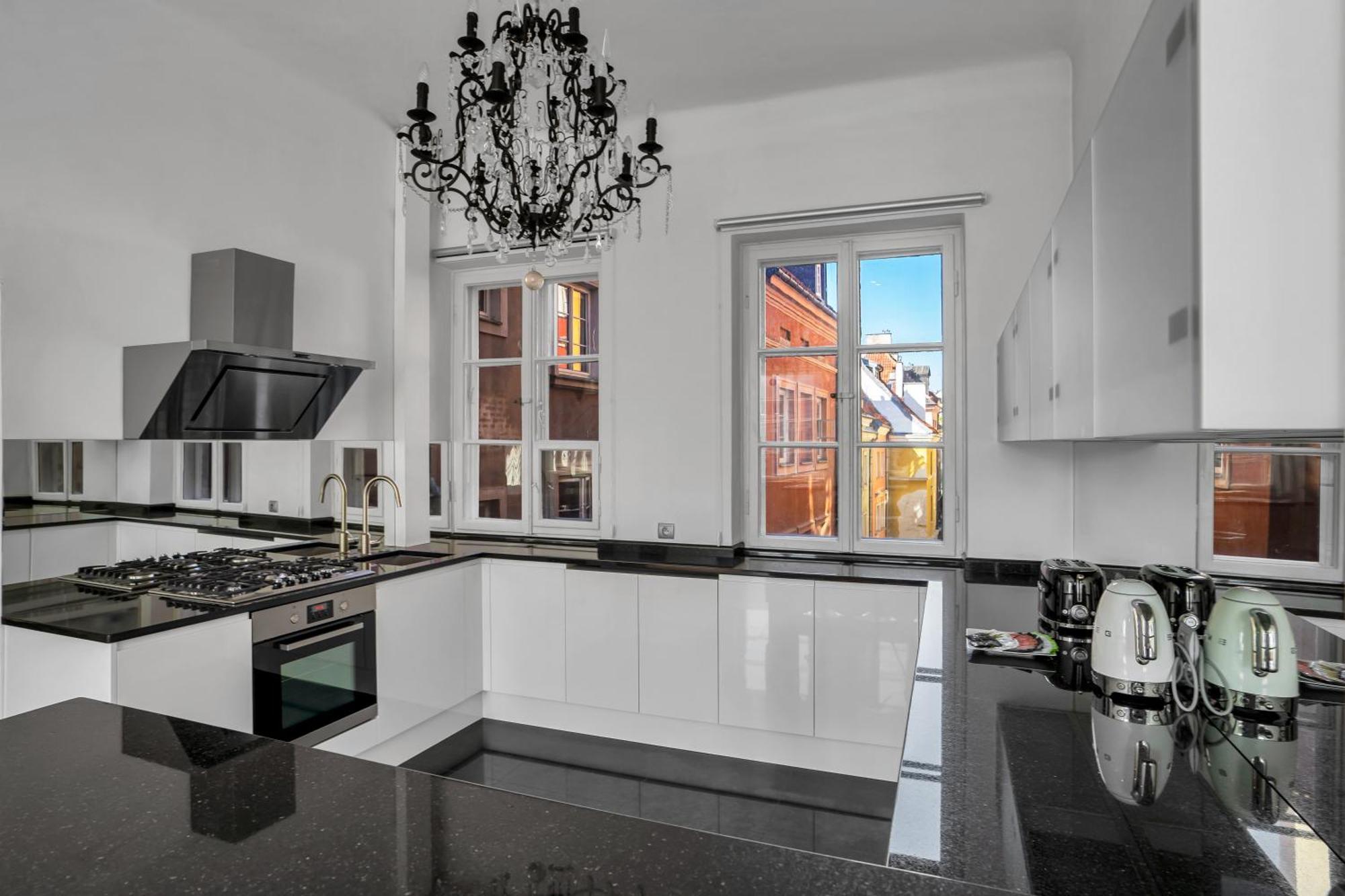 Warsaw Castle Apartments - Prime Location, Historic City Center, Castle View, Fast Internet - By Rentujemy Varsóvia Exterior foto