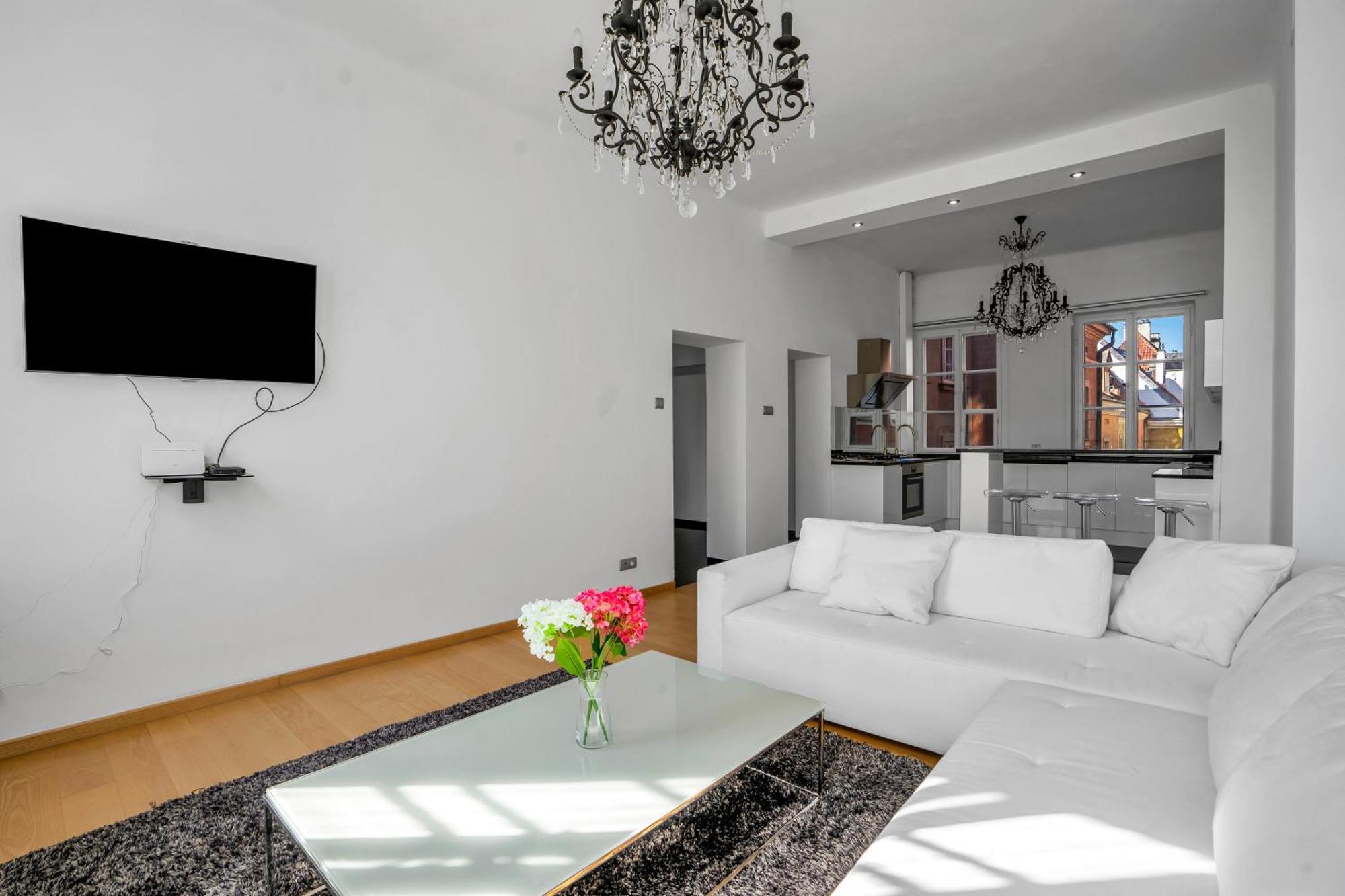 Warsaw Castle Apartments - Prime Location, Historic City Center, Castle View, Fast Internet - By Rentujemy Varsóvia Exterior foto